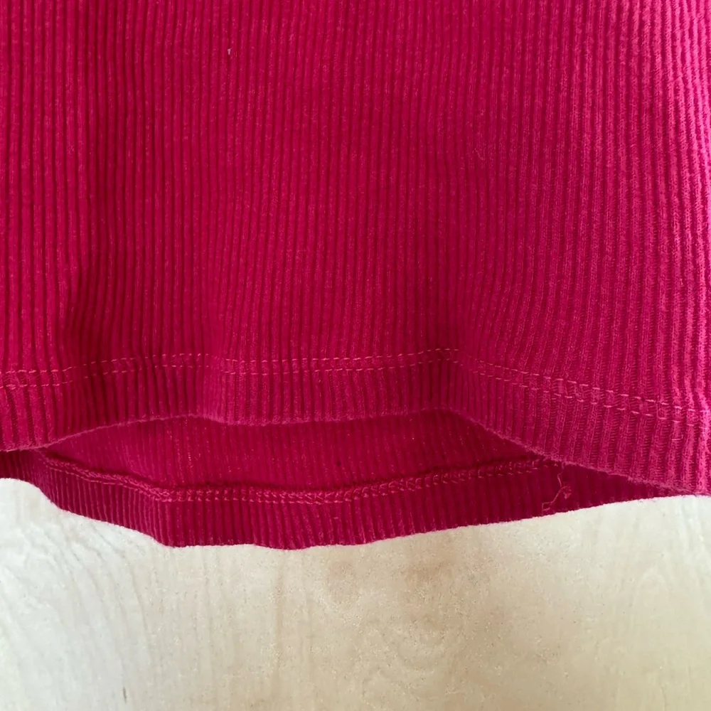 TNA - Red Ribbed Crop Top - Picture 8 of 9